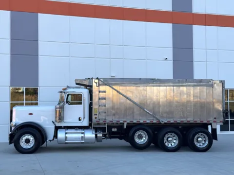 More photos of 2020 PETERBILT 389 at Forge Truck Centers - South Carolina, SC