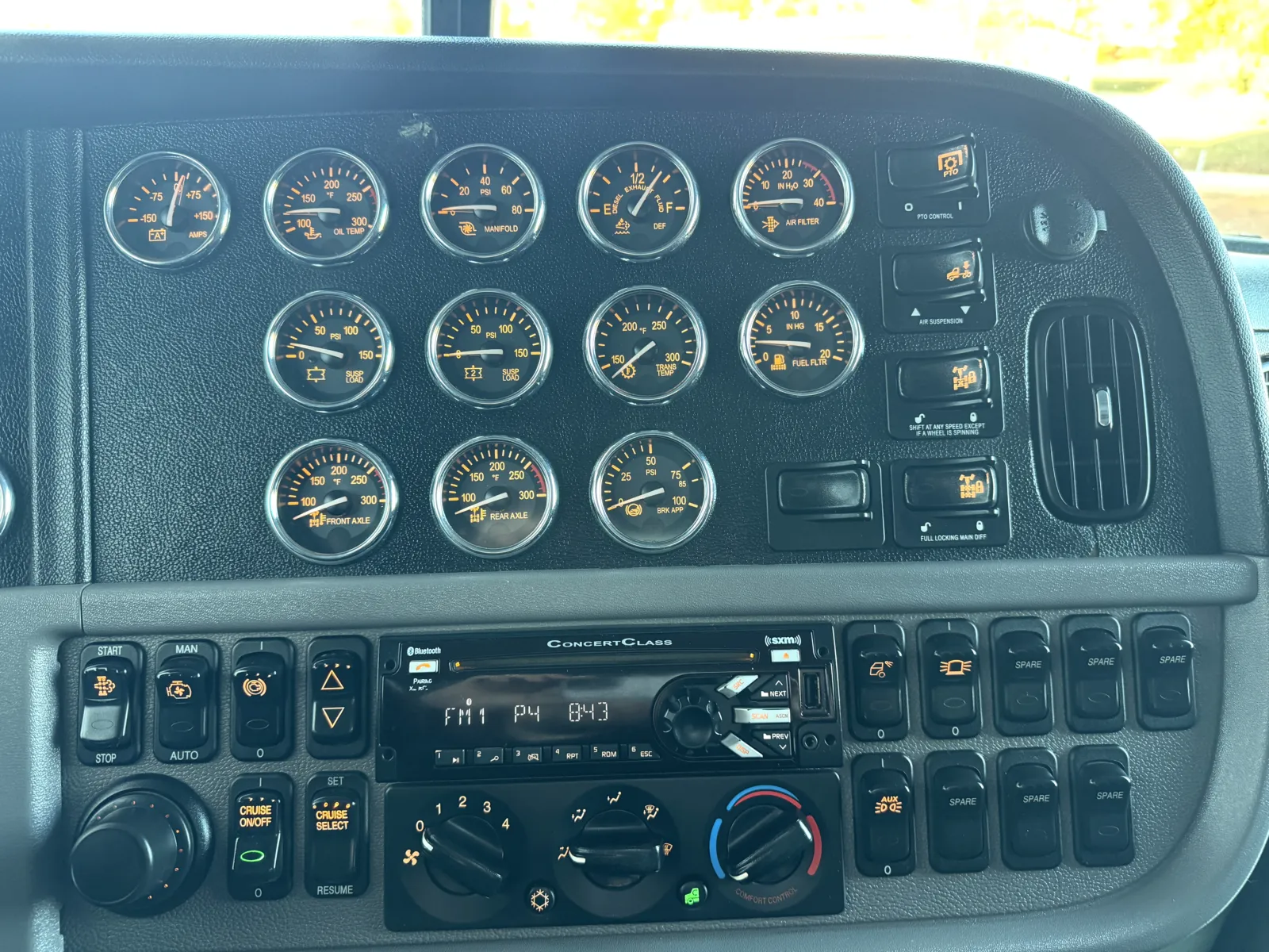 2020 Peterbilt 389 - image 19