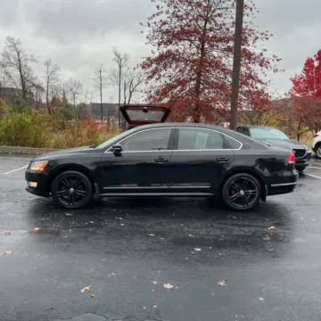 More photos of 2015 Volkswagen Passat SEL Premium at Indy Auto Man - Indianapolis, IN