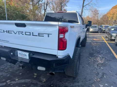 More photos of 2020 Chevrolet Silverado 2500HD Custom at Indy Auto Man, IN