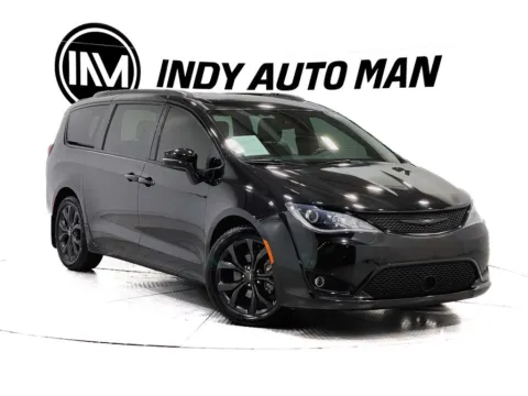 Photos of 2019 Chrysler Pacifica Limited for sale in Indianapolis, IN at Indy Auto Man - Indianapolis