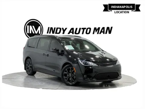 Black 2019 Chrysler Pacifica Limited for sale in Indianapolis, IN