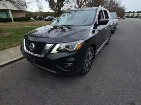 Black 2017 Nissan Pathfinder Platinum for sale in Indianapolis, IN