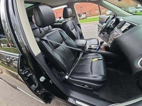 More photos of 2017 Nissan Pathfinder Platinum at Indy Auto Man, IN