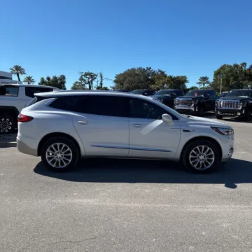 More photos of 2020 Buick Enclave Essence at Indy Auto Man - Indianapolis, IN