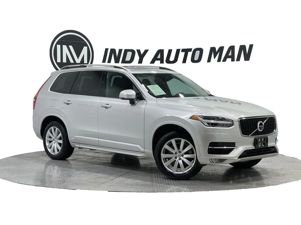 Silver 2018 Volvo XC90 T6 Momentum for sale in Indianapolis, IN