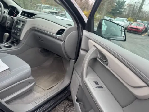 More photos of 2017 Chevrolet Traverse LS at Indy Auto Man, IN