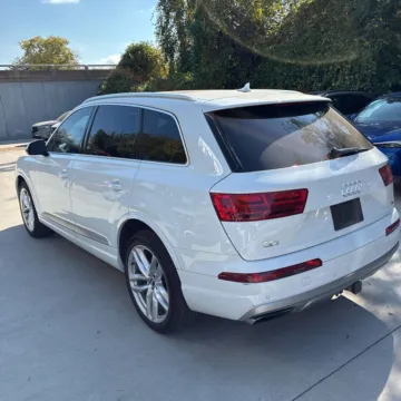 More photos of 2018 Audi Q7 3.0T Prestige quattro at Indy Auto Man, IN