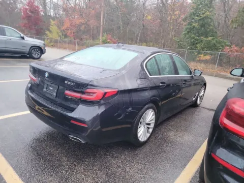 More photos of 2021 BMW 5 Series 530i xDrive at Indy Auto Man, IN