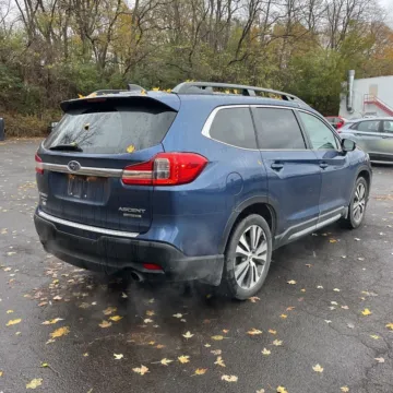 More photos of 2022 Subaru Ascent Limited at Indy Auto Man, IN
