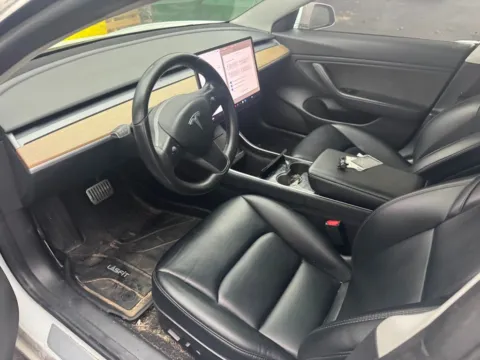 More photos of 2019 Tesla Model 3 Standard Range Plus at Indy Auto Man, IN