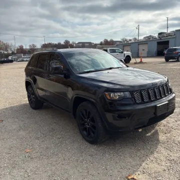 Black 2019 Jeep Grand Cherokee Altitude for sale in Indianapolis, IN