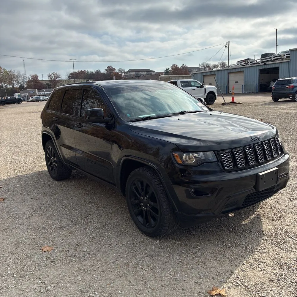 Black 2019 Jeep Grand Cherokee Altitude for sale in Indianapolis, IN