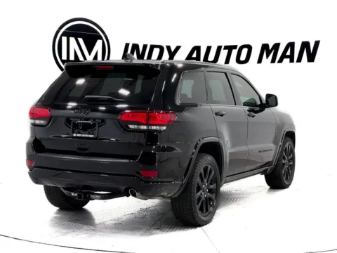More photos of 2019 Jeep Grand Cherokee Altitude at Indy Auto Man - Indianapolis, IN