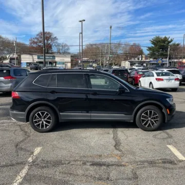 Another view of 2021 Volkswagen Tiguan 2.0T SE for sale in Indianapolis, IN at Indy Auto Man - Indianapolis