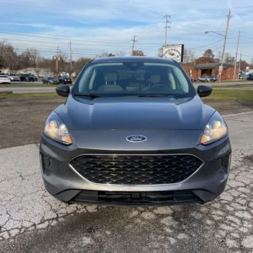 Photos of 2022 Ford Escape SE for sale in Indianapolis, IN at Indy Auto Man - Indianapolis
