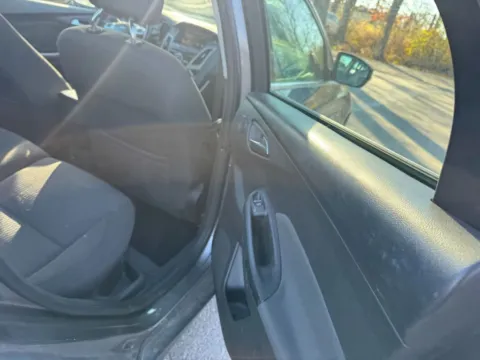 More photos of 2012 Ford Focus SEL at Indy Auto Man, IN