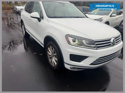 White 2016 Volkswagen Touareg VR6 FSI Sport for sale in Indianapolis, IN