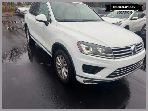 White 2016 Volkswagen Touareg VR6 FSI Sport for sale in Indianapolis, IN