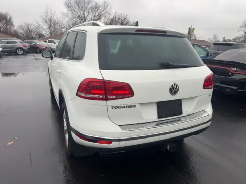 More photos of 2016 Volkswagen Touareg VR6 FSI Sport at Indy Auto Man, IN