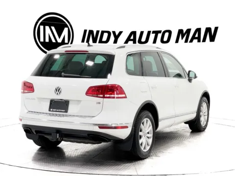 More photos of 2016 Volkswagen Touareg VR6 FSI Sport at Indy Auto Man - Indianapolis, IN