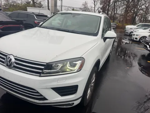 Photos of 2016 Volkswagen Touareg VR6 FSI Sport for sale in Indianapolis, IN at Indy Auto Man - Indianapolis