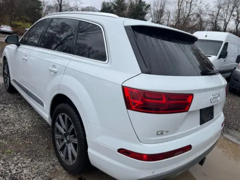 More photos of 2018 Audi Q7 3.0T Prestige quattro at Indy Auto Man, IN