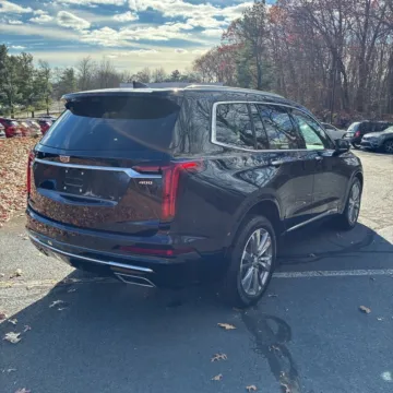 More photos of 2022 Cadillac XT6 Premium Luxury at Indy Auto Man, IN