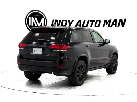 More photos of 2018 Jeep Grand Cherokee Altitude at Indy Auto Man, IN