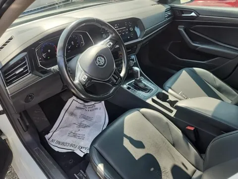 More photos of 2019 Volkswagen Jetta SEL at Indy Auto Man, IN
