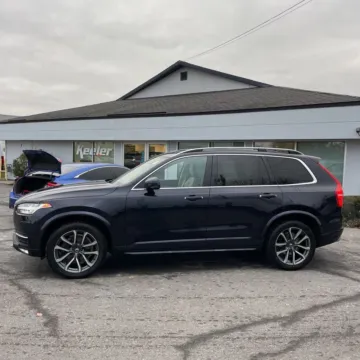 More photos of 2019 Volvo XC90 T6 Momentum at Indy Auto Man - Indianapolis, IN