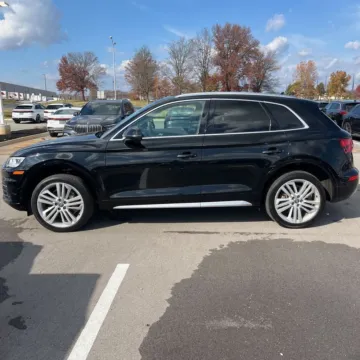 More photos of 2020 Audi Q5 45 Premium Plus quattro at Indy Auto Man, IN