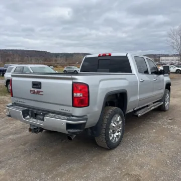 More photos of 2018 GMC Sierra 2500HD Denali at Indy Auto Man - Indianapolis, IN