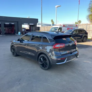 More photos of 2018 Kia Niro EX at Indy Auto Man, IN