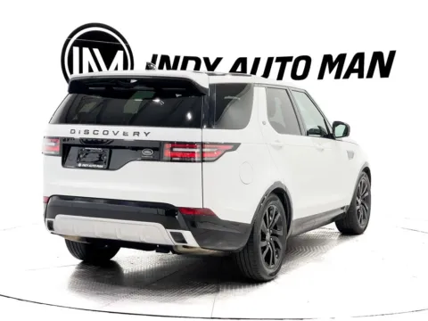 More photos of 2020 Land Rover Discovery Landmark Edition at Indy Auto Man - Indianapolis, IN