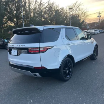 More photos of 2020 Land Rover Discovery Landmark Edition at Indy Auto Man - Indianapolis, IN