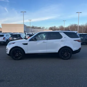 More photos of 2020 Land Rover Discovery Landmark Edition at Indy Auto Man, IN