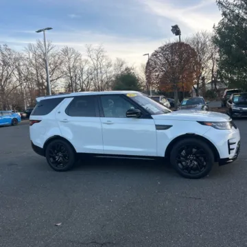 Another view of 2020 Land Rover Discovery Landmark Edition for sale in Indianapolis, IN at Indy Auto Man