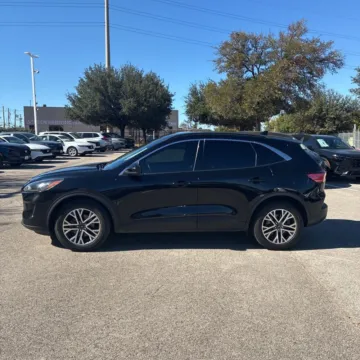More photos of 2020 Ford Escape SEL at Indy Auto Man, IN
