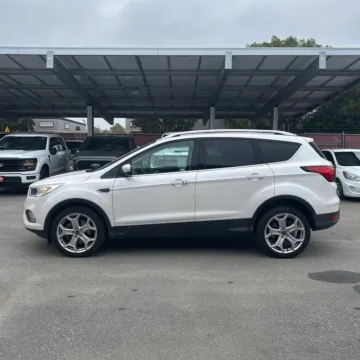 More photos of 2019 Ford Escape Titanium at Indy Auto Man, IN