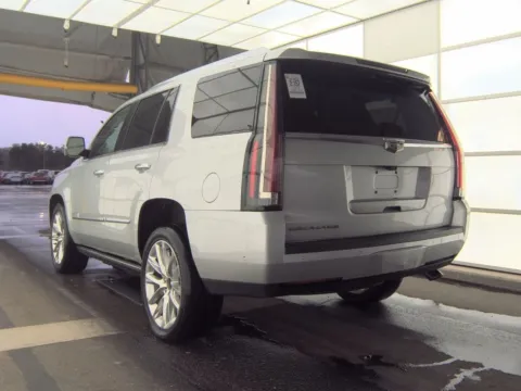 More photos of 2018 Cadillac Escalade Premium Luxury at Indy Auto Man, IN