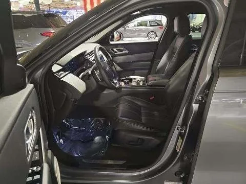 More photos of 2019 Land Rover Range Rover Velar SE R-Dynamic at Indy Auto Man, IN