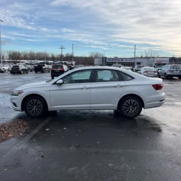 More photos of 2019 Volkswagen Jetta 1.4T SE at Indy Auto Man, IN
