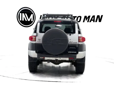 More photos of 2007 Toyota FJ Cruiser at Indy Auto Man - Indianapolis, IN