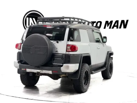 More photos of 2007 Toyota FJ Cruiser at Indy Auto Man, IN