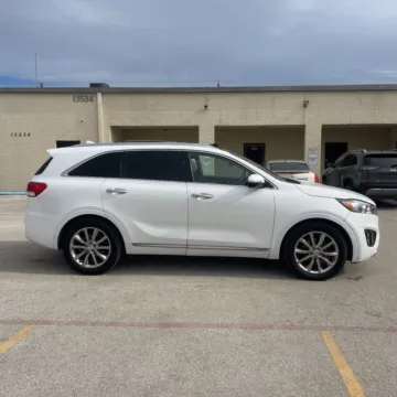 Another view of 2016 Kia Sorento SX Limited for sale in Indianapolis, IN at Indy Auto Man - Indianapolis