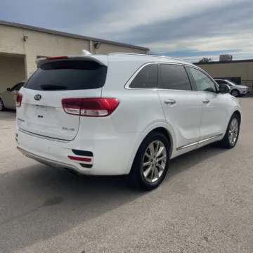 More photos of 2016 Kia Sorento SX Limited at Indy Auto Man - Indianapolis, IN