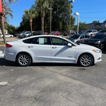 Another view of 2017 Ford Fusion Hybrid SE for sale in Indianapolis, IN at Indy Auto Man - Indianapolis