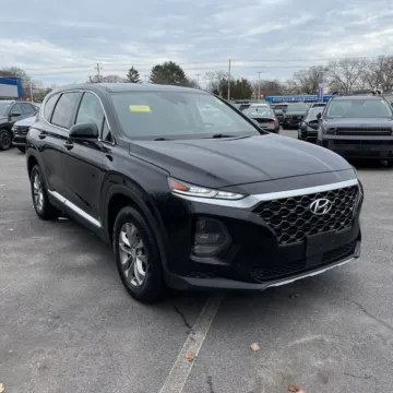 Black 2020 Hyundai Santa Fe SE for sale in Indianapolis, IN