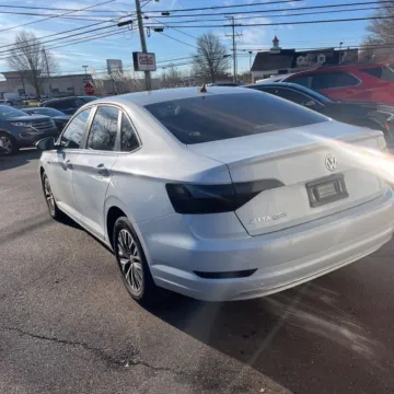 More photos of 2019 Volkswagen Jetta SEL at Indy Auto Man - Indianapolis, IN